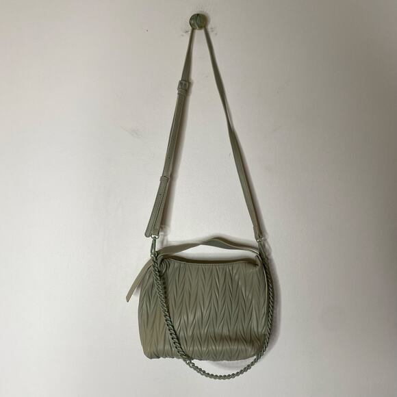 MADISON WEST Textured Faux Leather Gray Shoulder Hand Bag Matte Chain Detail - Picture 8 of 8